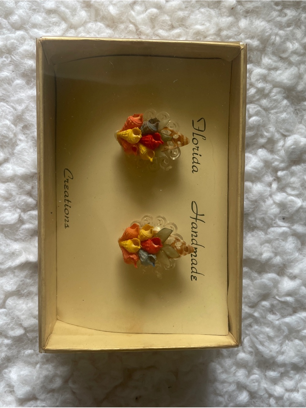 Vintage Florida Handmade Creationsshell earrings